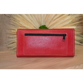 Portfel duży skórzany czerwony z kwiatowym kolorowym haftem .